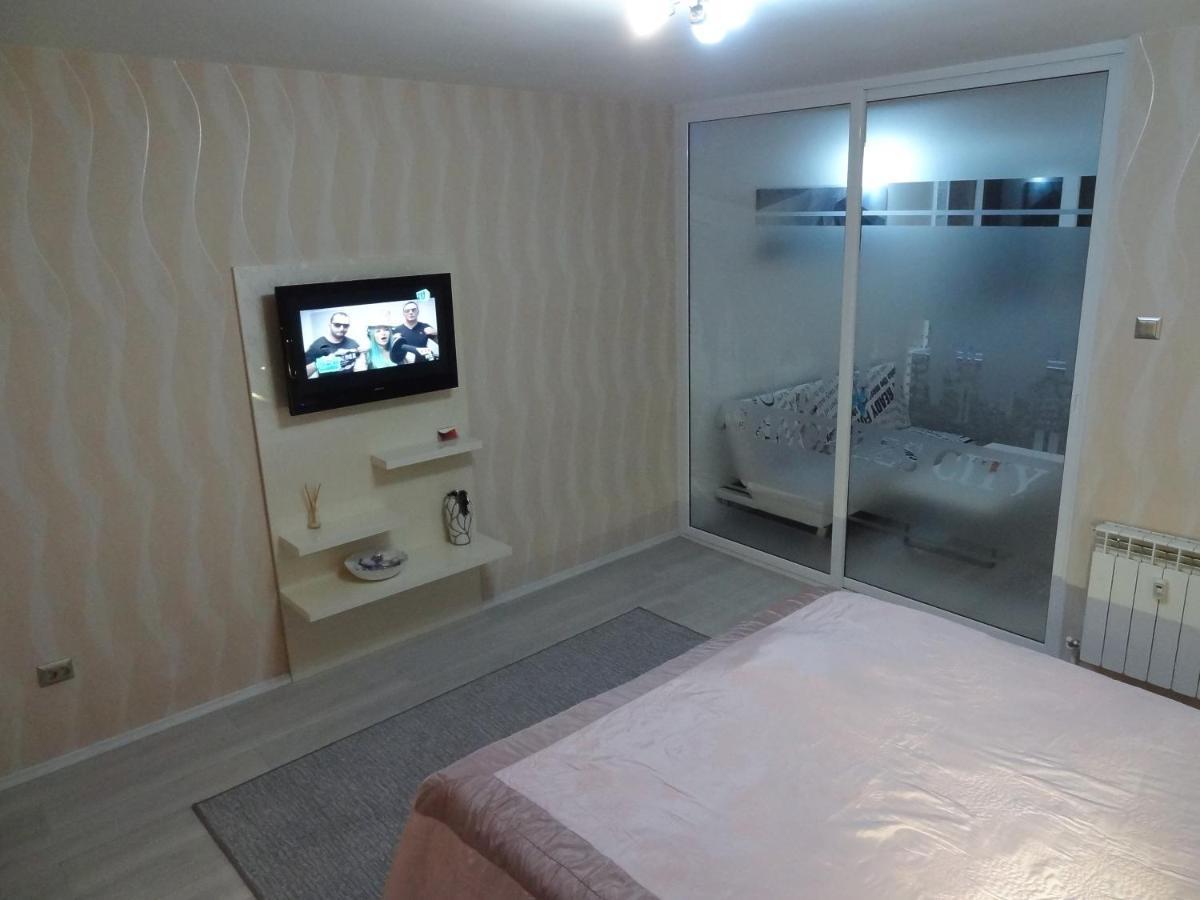Lvc,Lac & Nyc Apartshotel Faleza Galaţi Eksteriør billede