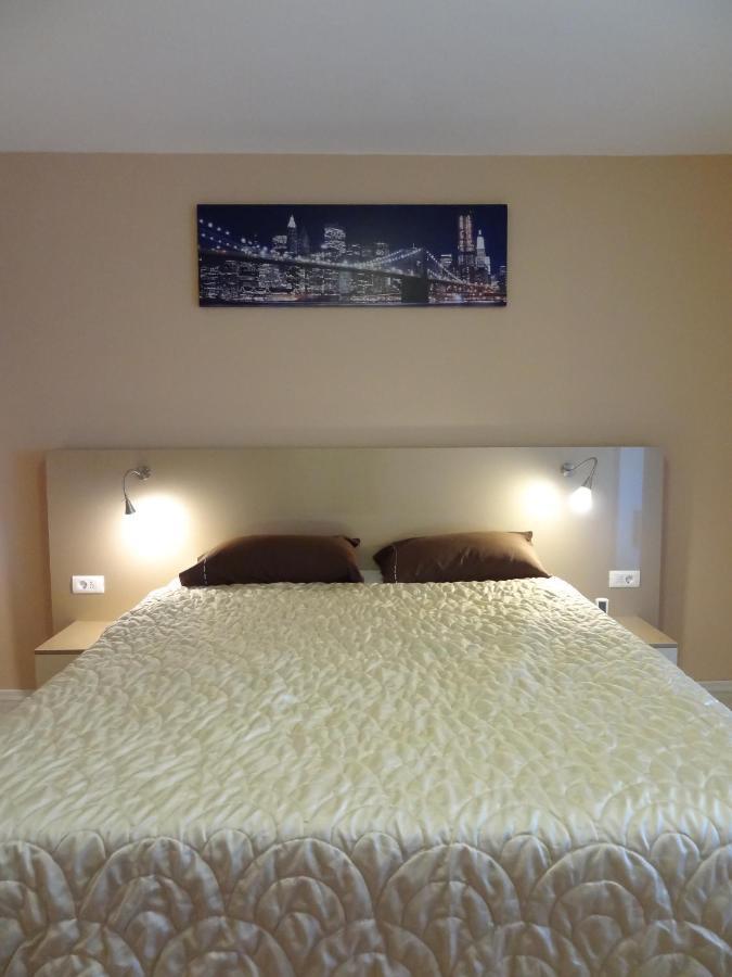 Lvc,Lac & Nyc Apartshotel Faleza Galaţi Eksteriør billede