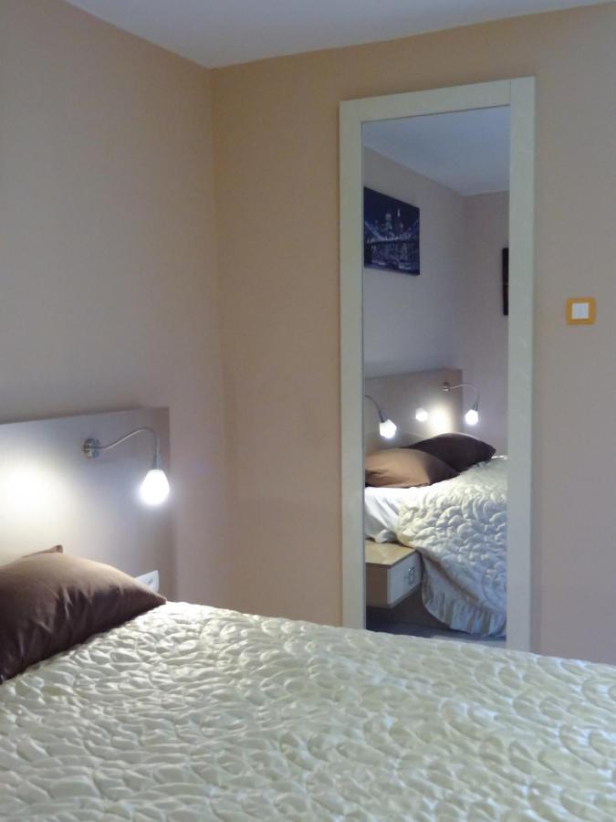 Lvc,Lac & Nyc Apartshotel Faleza Galaţi Eksteriør billede