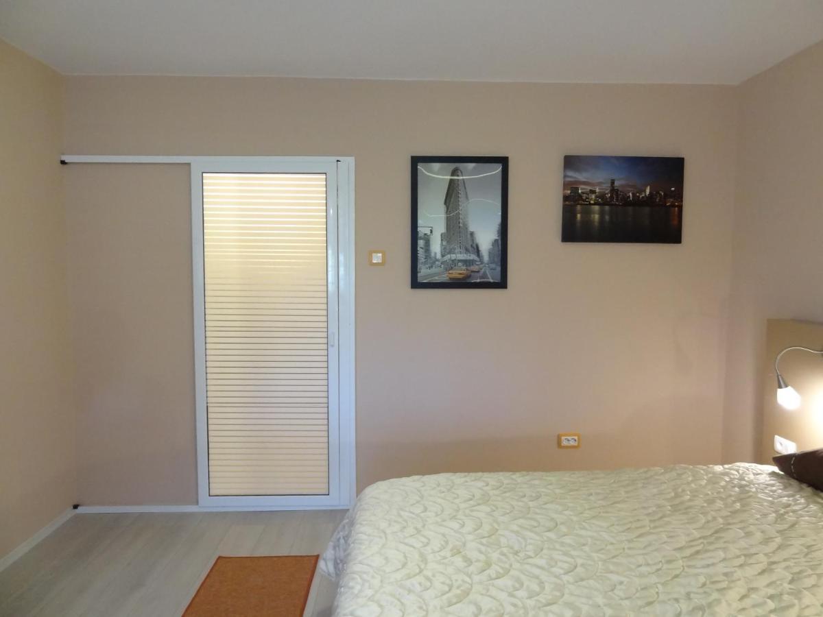 Lvc,Lac & Nyc Apartshotel Faleza Galaţi Eksteriør billede