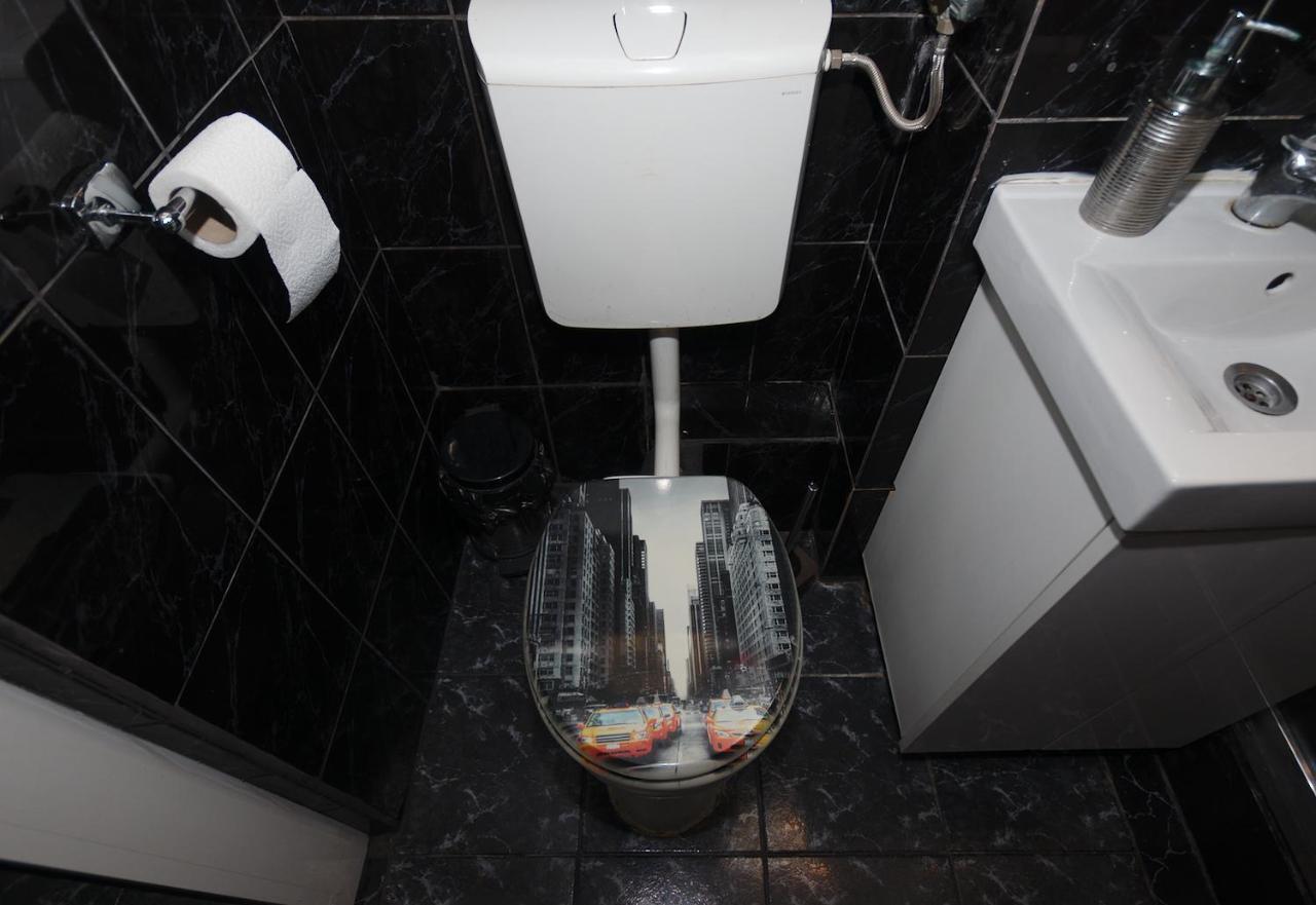 Lvc,Lac & Nyc Apartshotel Faleza Galaţi Eksteriør billede