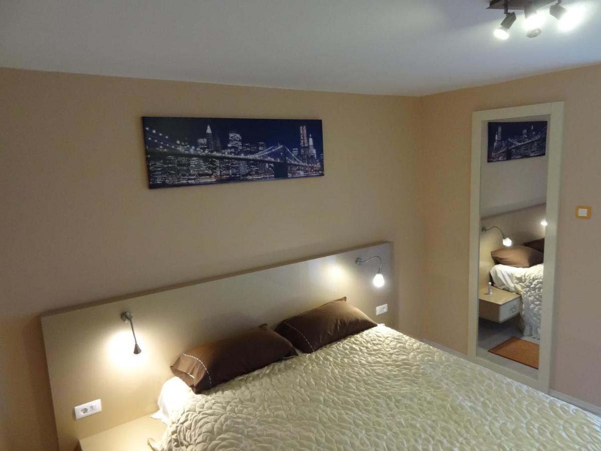 Lvc,Lac & Nyc Apartshotel Faleza Galaţi Eksteriør billede