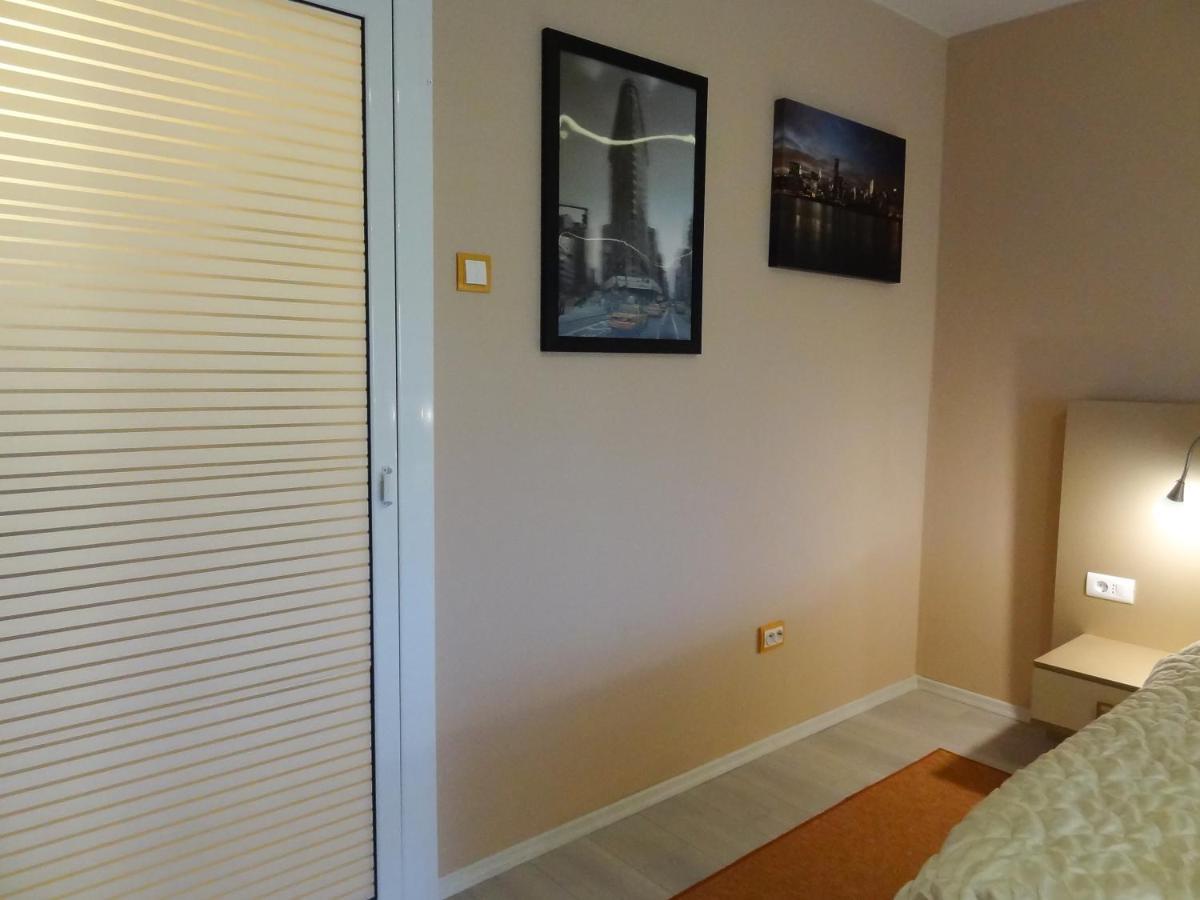Lvc,Lac & Nyc Apartshotel Faleza Galaţi Eksteriør billede
