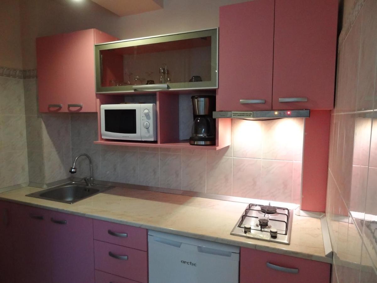 Lvc,Lac & Nyc Apartshotel Faleza Galaţi Eksteriør billede