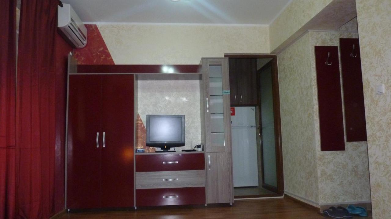 Lvc,Lac & Nyc Apartshotel Faleza Galaţi Eksteriør billede